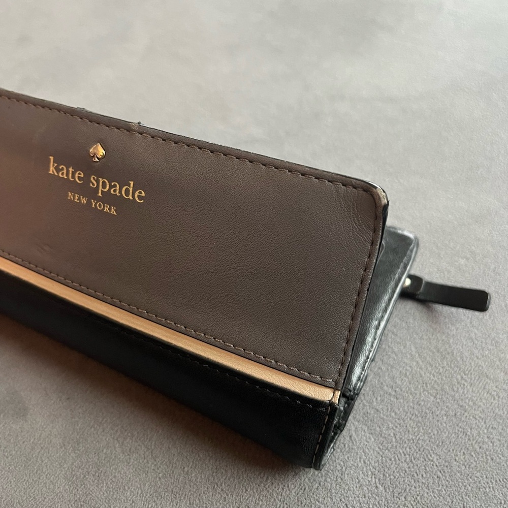 Kate Spade Wallet - Picture 4 of 6